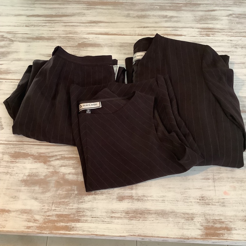 Women's Travis Ayers 3‎ Piece Pant Suit Brown Camel Pinstripe Size 10 NWT